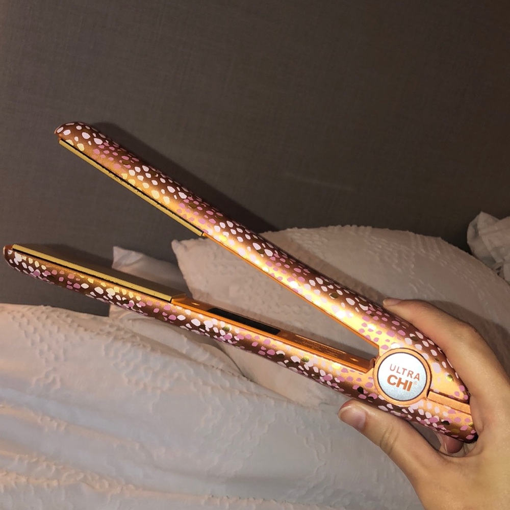 CHI flat iron straightener